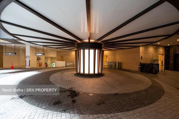 PLUS (D1), Office #463918171